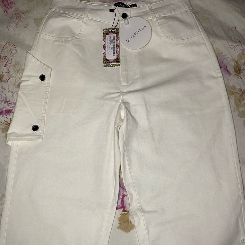 White mom jeans, detachable side  pocket 😮‍💨